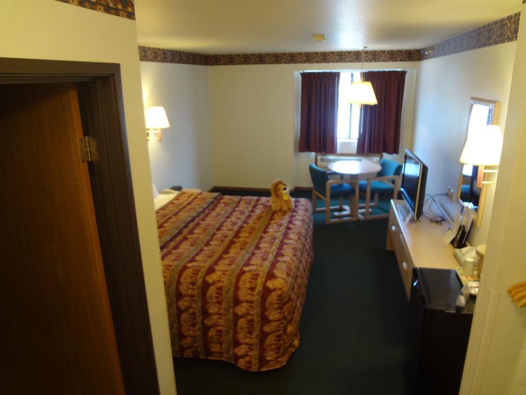 Kings Inn Cody Bilik gambar