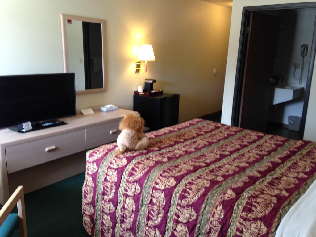 Kings Inn Cody Luaran gambar