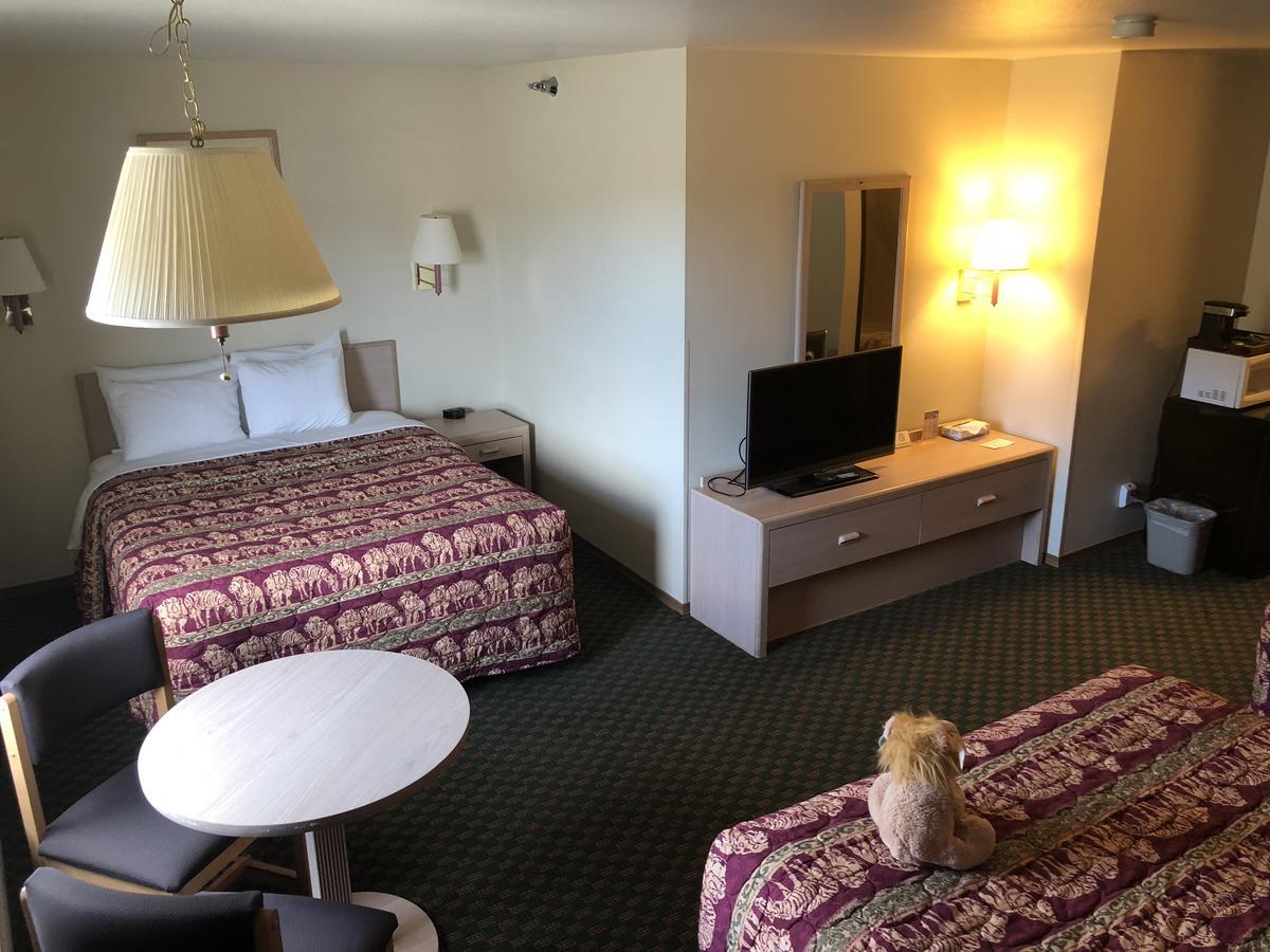 Kings Inn Cody Luaran gambar