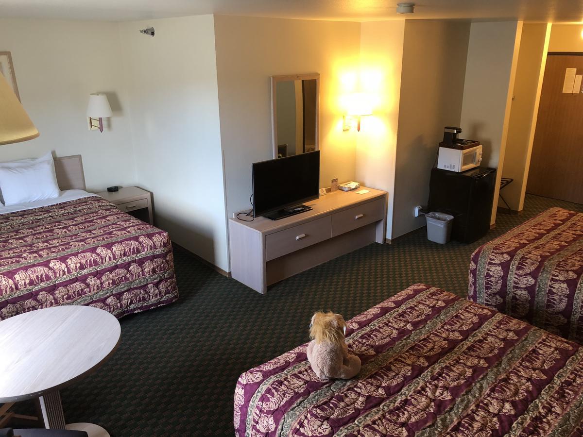 Kings Inn Cody Luaran gambar